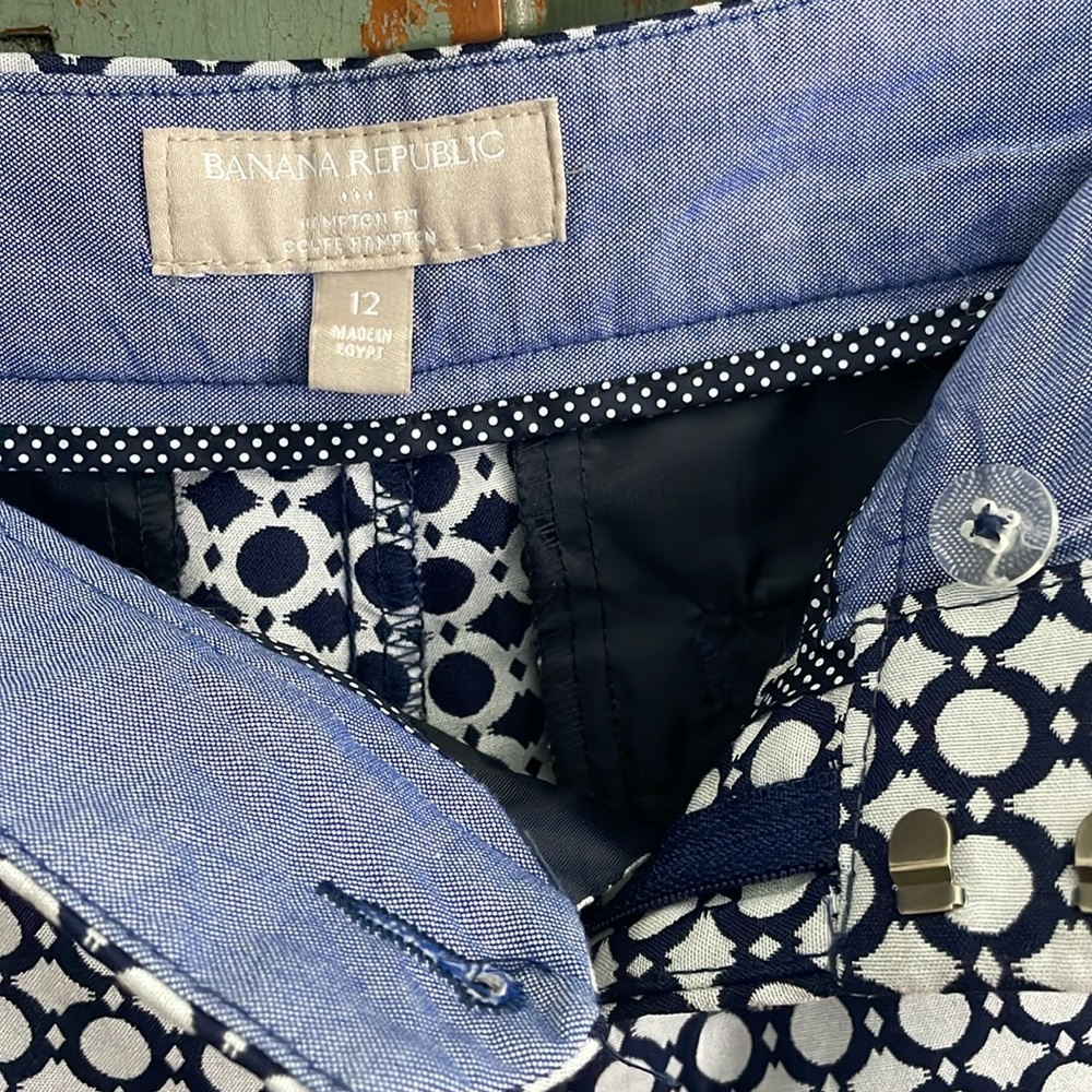 Banana Republic Hampton Fit NWOT Navy Blue & White Polka Dot Shorts, Size 12